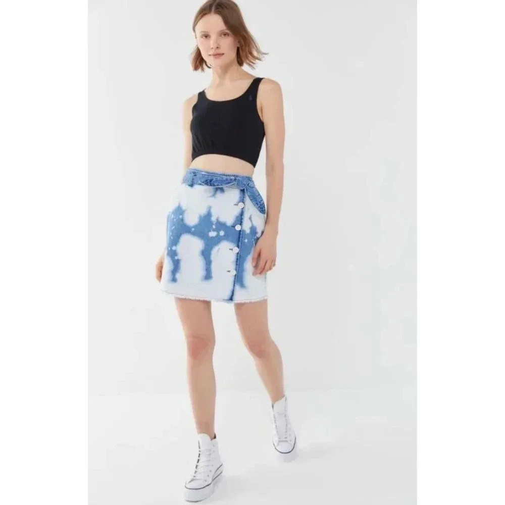 Women's BDG Urban Outfitters Bleached Denim Mini Skirt‎ Raw Hem Size S GUC! 0207